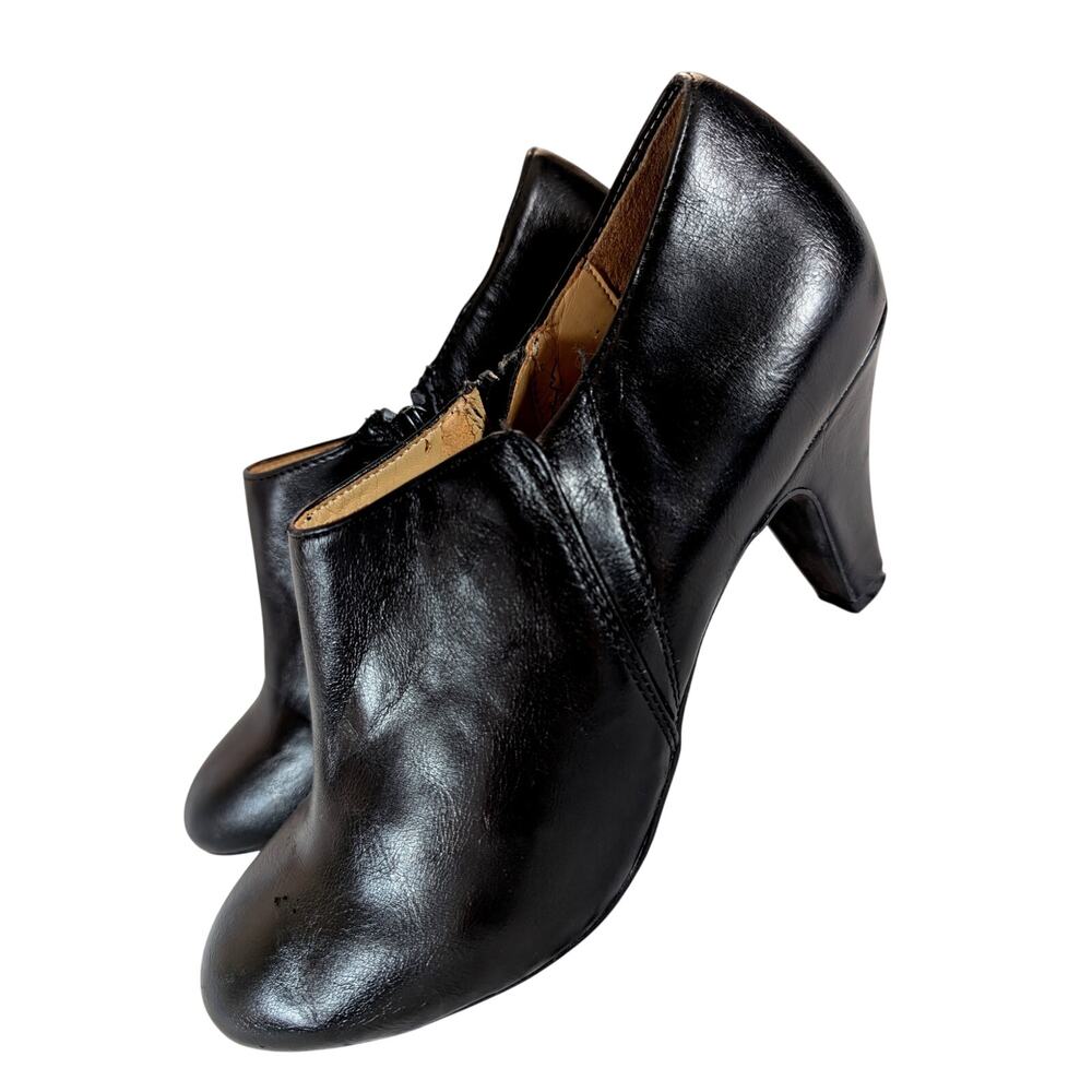 NATURALIZER! CHIC, ELEGANT BLACK GENUINE LEATHER ZIPPER ANKLE BOOTS, BOOTIES! 9M